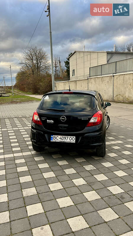 Хетчбек Opel Corsa 2011 в Стрию