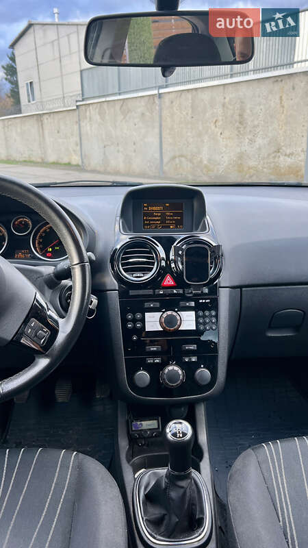 Хетчбек Opel Corsa 2011 в Стрию