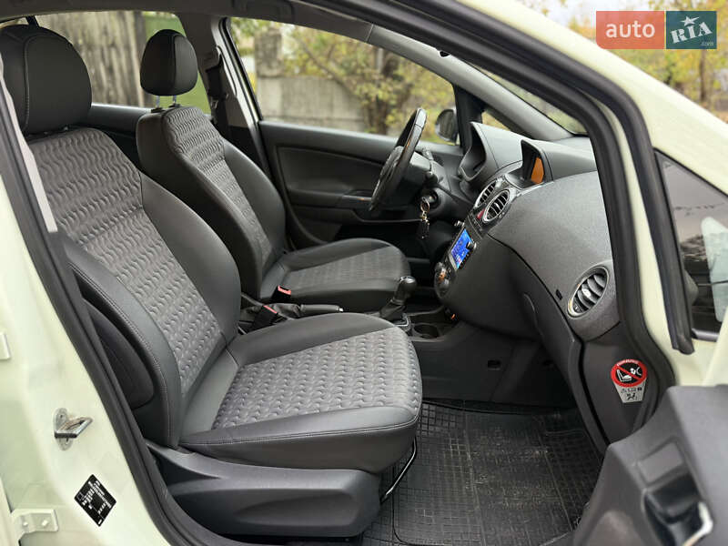 Хетчбек Opel Corsa 2012 в Києві