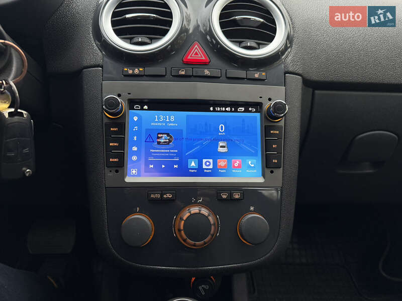 Хетчбек Opel Corsa 2012 в Києві