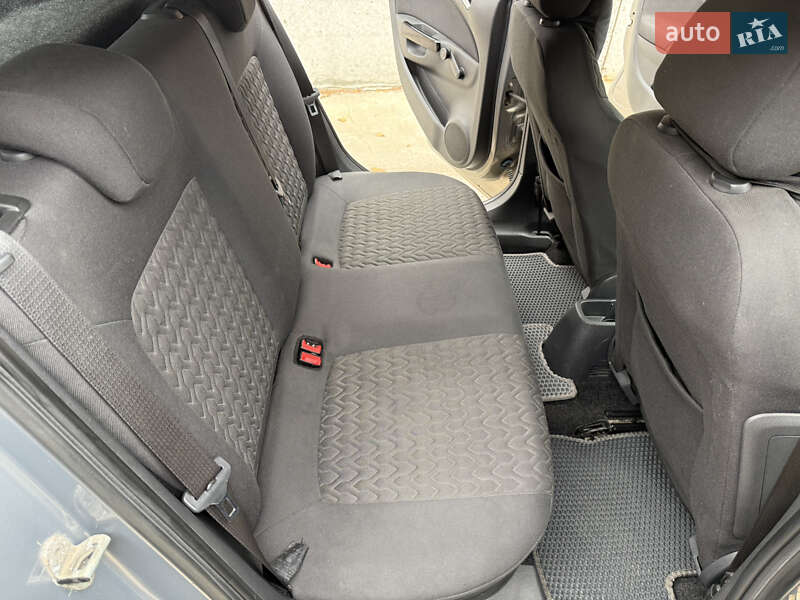 Хэтчбек Opel Corsa 2013 в Днепре