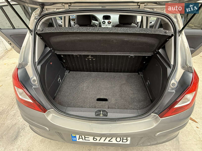 Хэтчбек Opel Corsa 2013 в Днепре