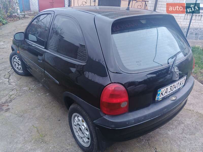 Хэтчбек Opel Corsa 1999 в Корсуне-Шевченковском