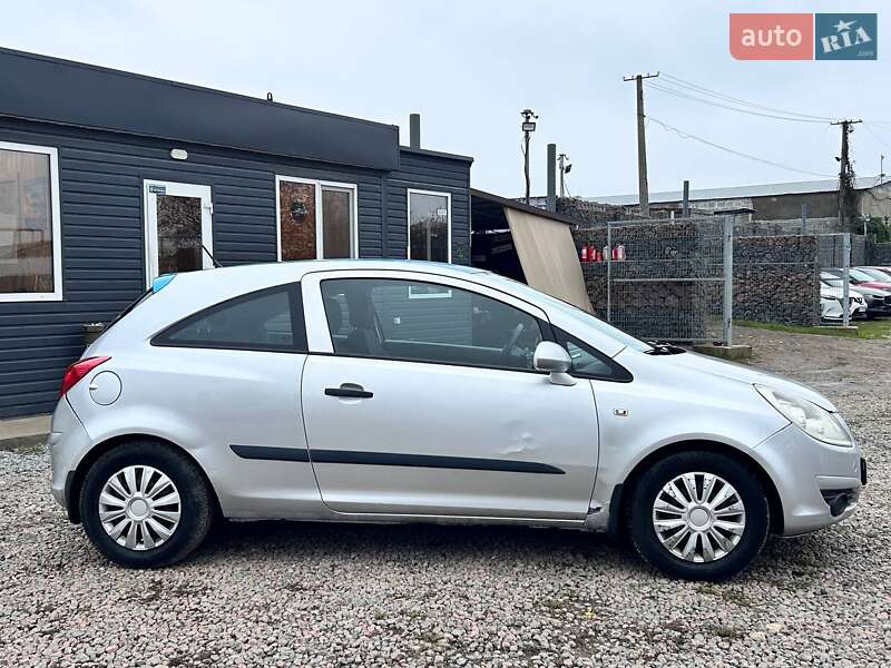 Хэтчбек Opel Corsa 2007 в Одессе