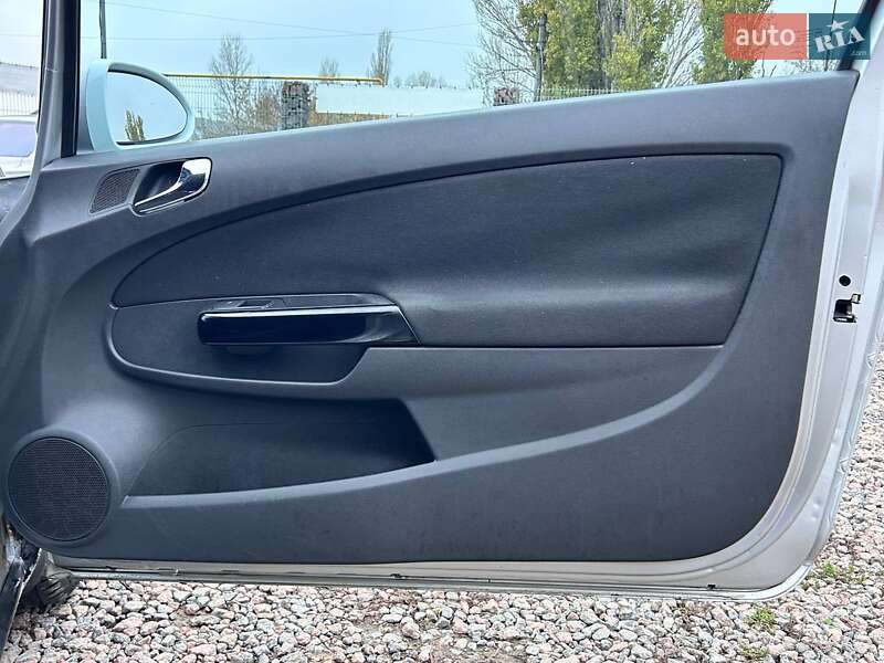 Хэтчбек Opel Corsa 2007 в Одессе