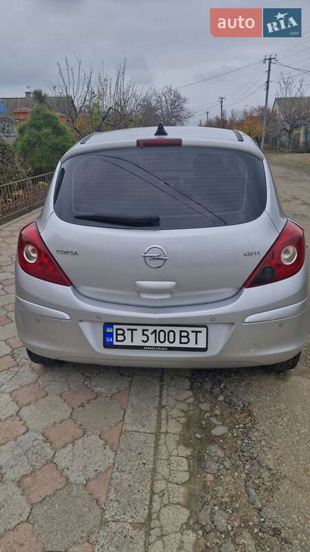 Хэтчбек Opel Corsa 2011 в Херсоне