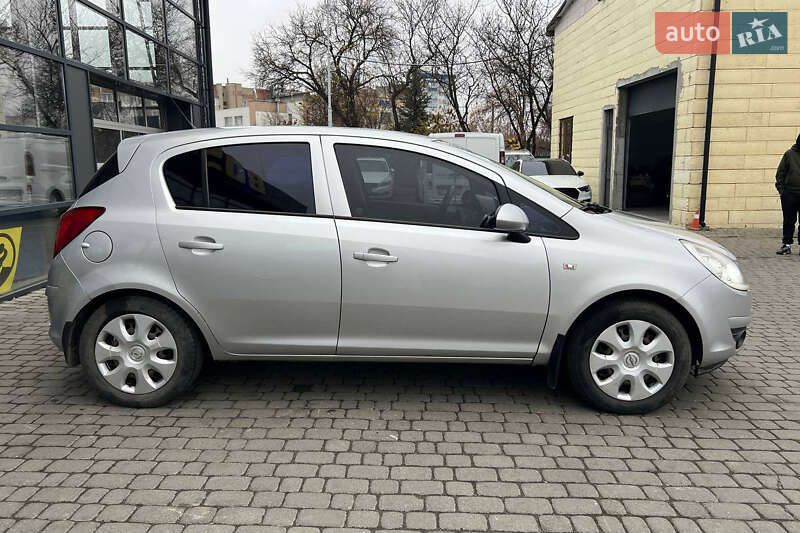 Хетчбек Opel Corsa 2008 в Івано-Франківську