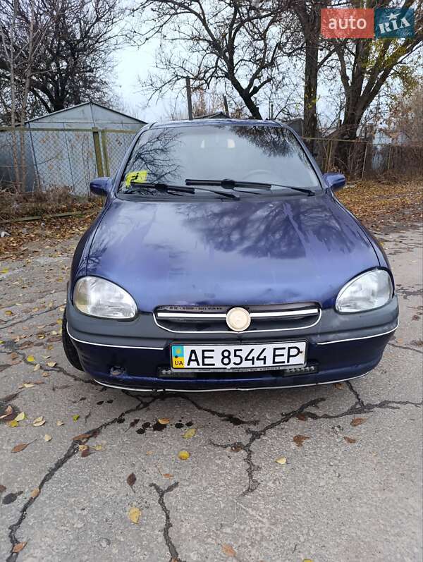 Хэтчбек Opel Corsa 1996 в Днепре