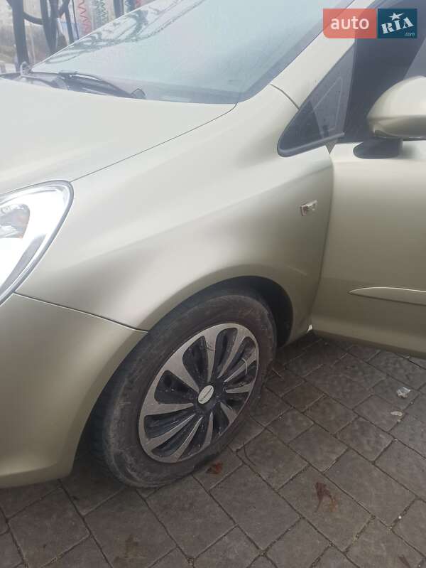 Хэтчбек Opel Corsa 2007 в Львове