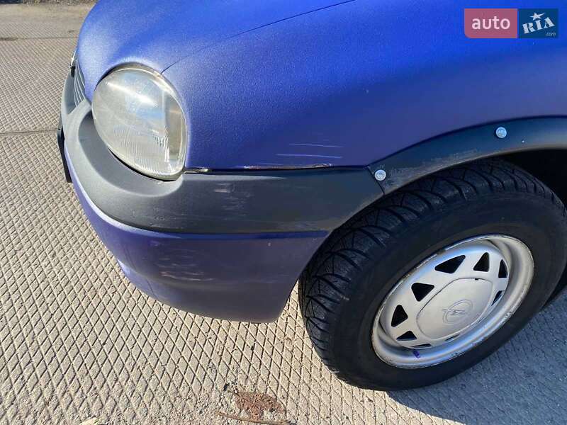 Хетчбек Opel Corsa 1999 в Первомайську