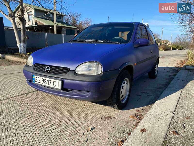 Хетчбек Opel Corsa 1999 в Первомайську