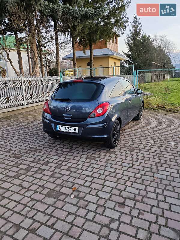 Хэтчбек Opel Corsa 2008 в Ивано-Франковске