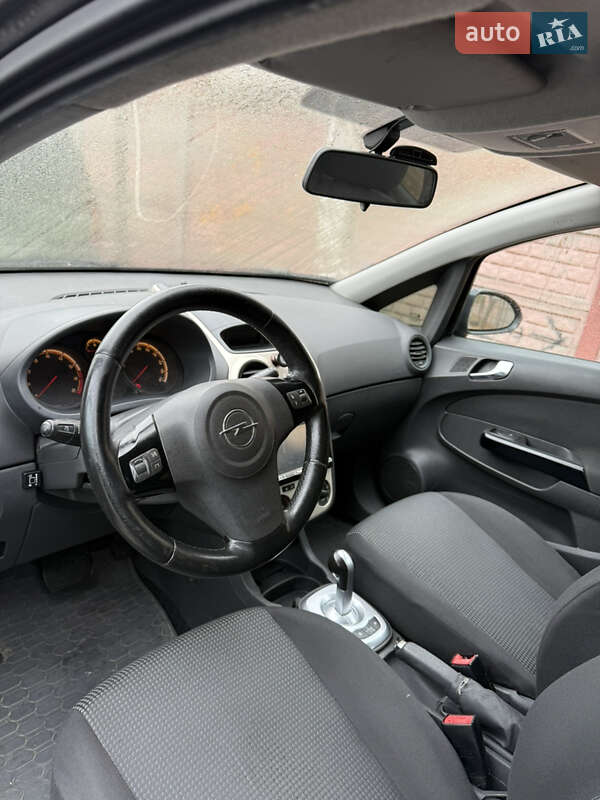 Хэтчбек Opel Corsa 2007 в Киеве