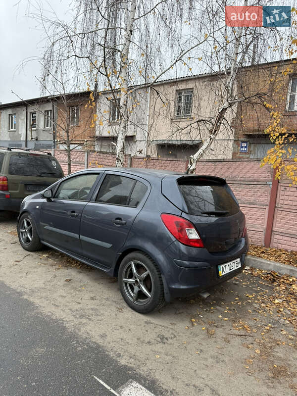 Хэтчбек Opel Corsa 2007 в Киеве