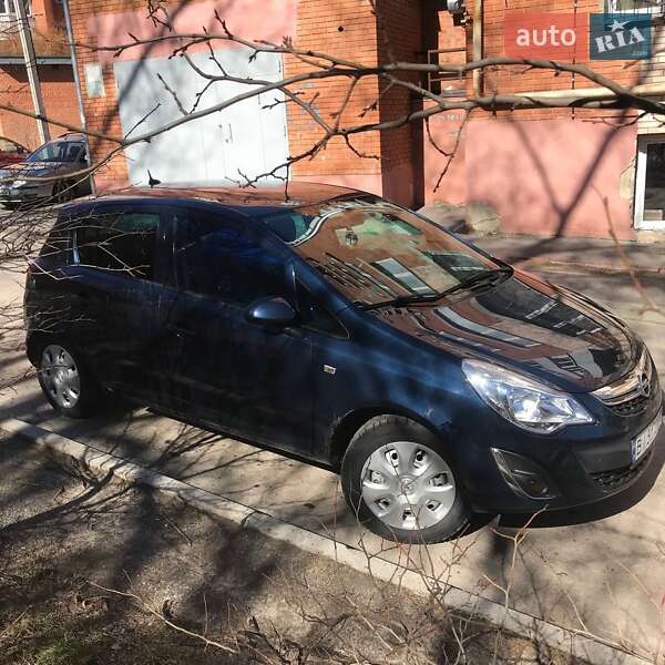 Хэтчбек Opel Corsa 2011 в Тростянце