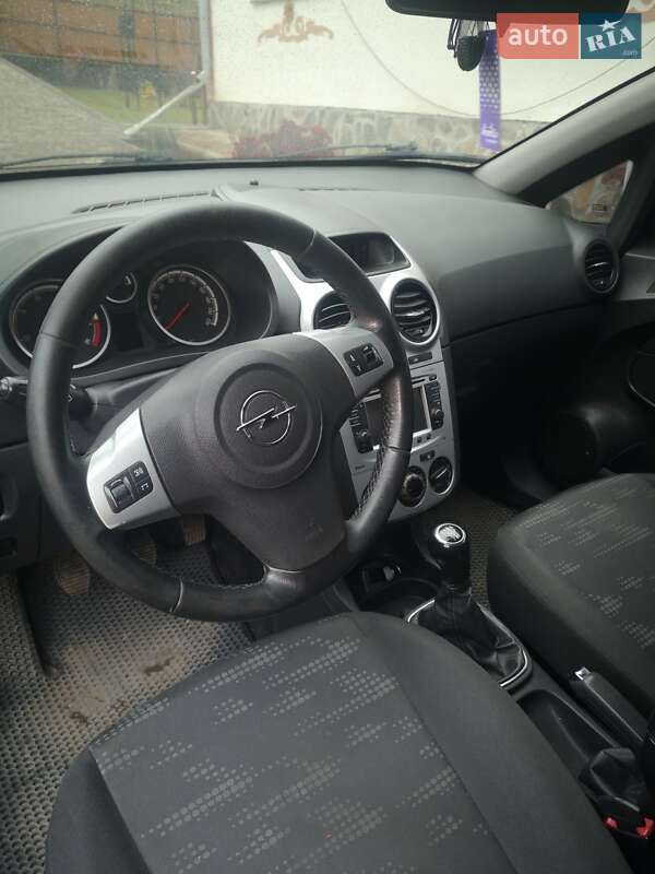 Хэтчбек Opel Corsa 2012 в Коломые