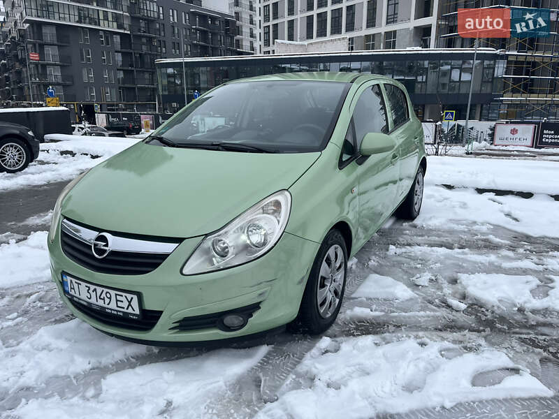 Хэтчбек Opel Corsa 2008 в Львове