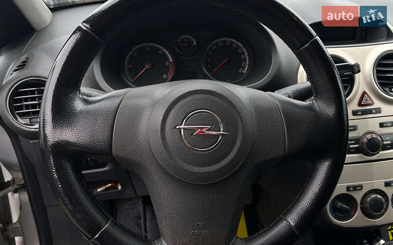 Хэтчбек Opel Corsa 2010 в Коломые