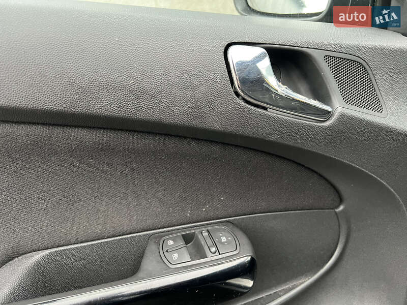 Хетчбек Opel Corsa 2010 в Києві