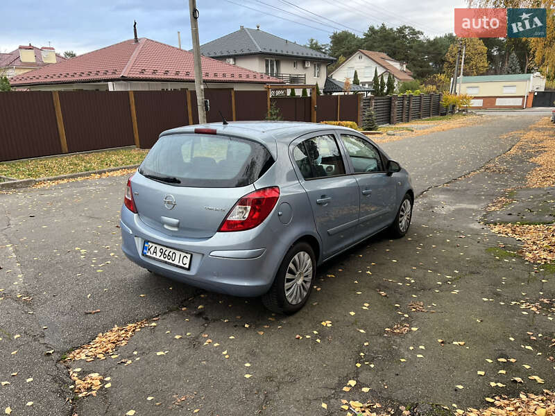 Хэтчбек Opel Corsa 2007 в Киеве