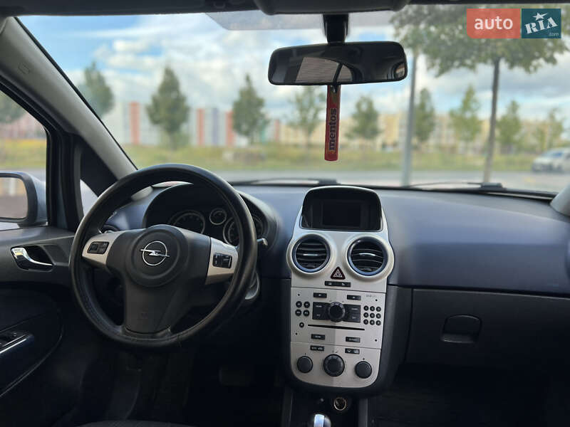 Хэтчбек Opel Corsa 2007 в Киеве