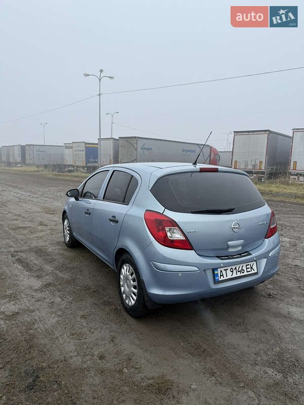 Хэтчбек Opel Corsa 2008 в Львове