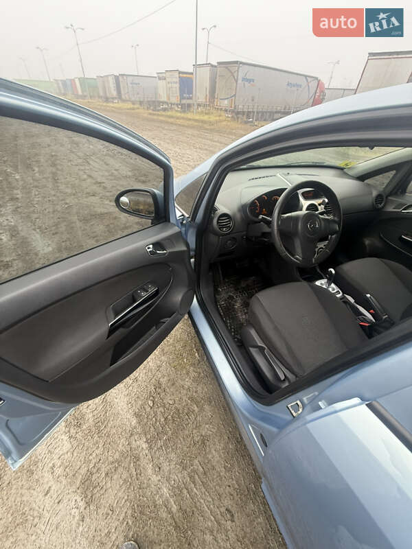 Хэтчбек Opel Corsa 2008 в Львове