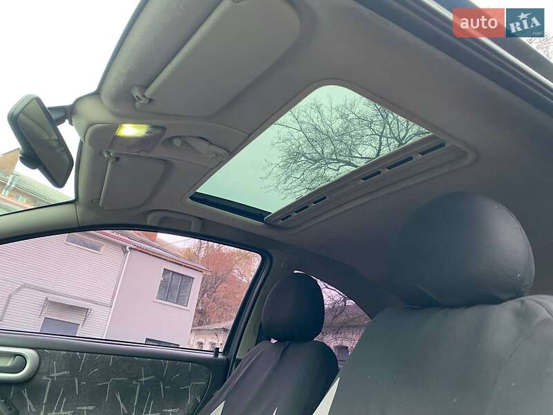 Хэтчбек Opel Corsa 2002 в Ромнах