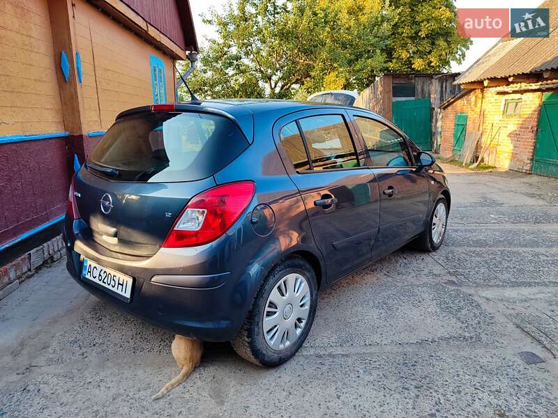 Хэтчбек Opel Corsa 2007 в Владимире