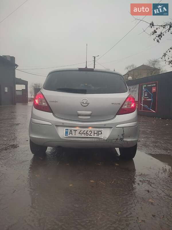 Хетчбек Opel Corsa 2012 в Івано-Франківську