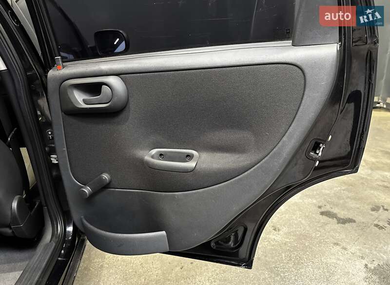 Хэтчбек Opel Corsa 2006 в Киеве фото 35 Хэтчбек Opel Corsa 2006 в Киеве