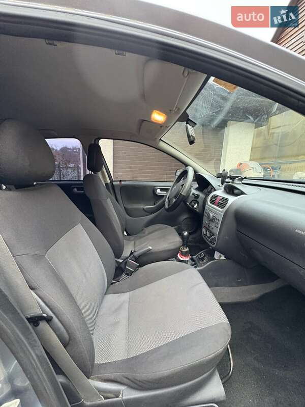 Хэтчбек Opel Corsa 2006 в Виннице