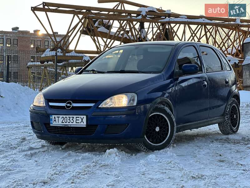 Хэтчбек Opel Corsa 2006 в Надворной
