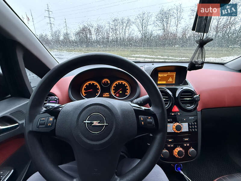 Хэтчбек Opel Corsa 2007 в Запорожье