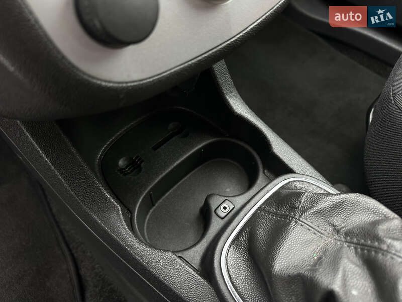 Хэтчбек Opel Corsa 2010 в Виннице