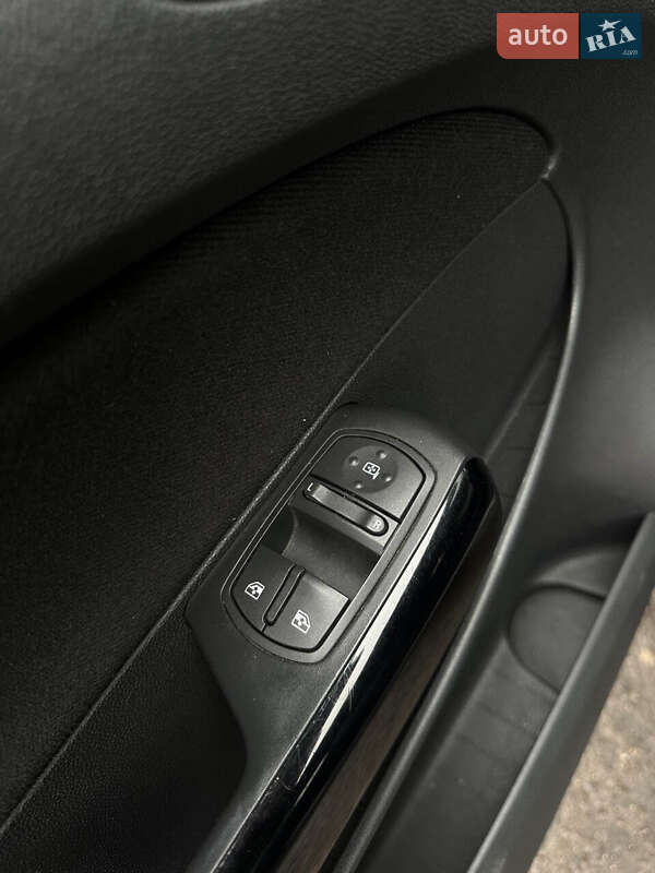 Хэтчбек Opel Corsa 2014 в Сумах