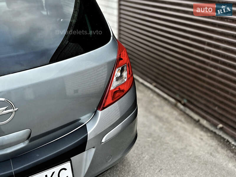 Хэтчбек Opel Corsa 2011 в Запорожье