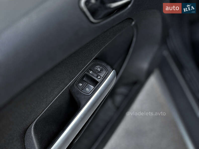 Хэтчбек Opel Corsa 2011 в Запорожье