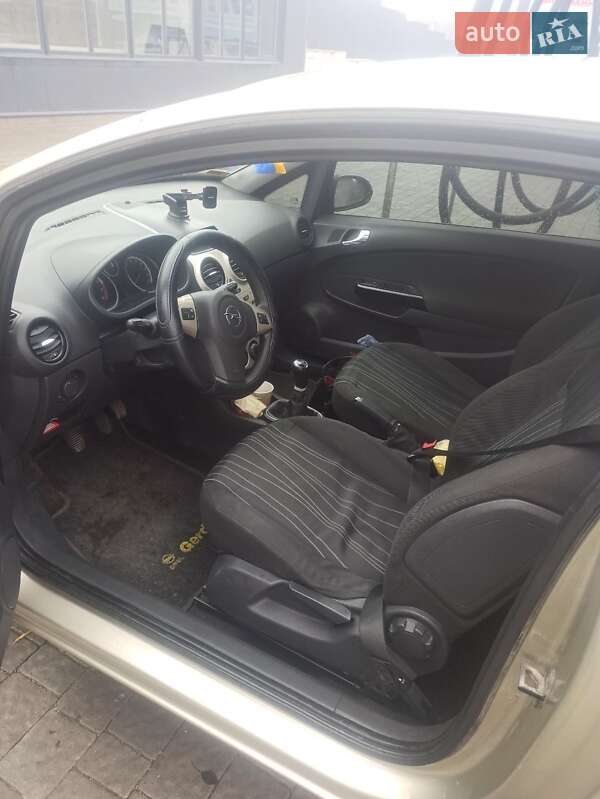 Хэтчбек Opel Corsa 2007 в Львове