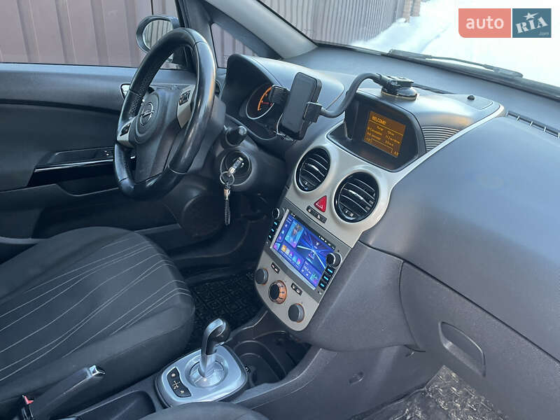 Хэтчбек Opel Corsa 2007 в Киеве