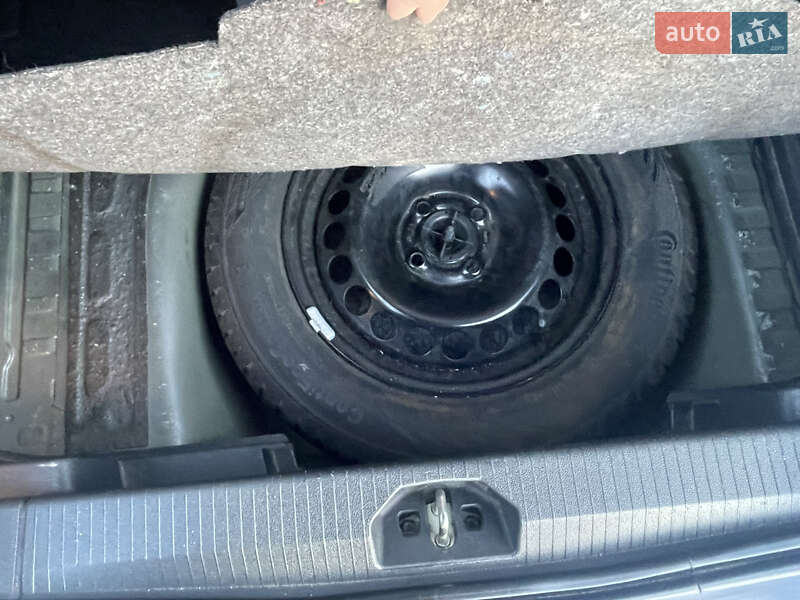 Хэтчбек Opel Corsa 2007 в Киеве