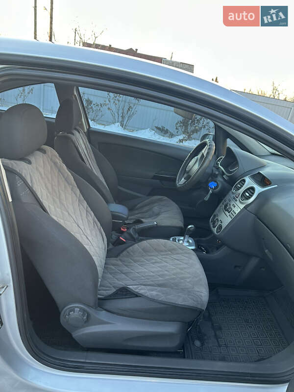 Хетчбек Opel Corsa 2012 в Павлограді