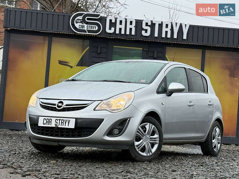 Хэтчбек Opel Corsa 2011 в Стрые