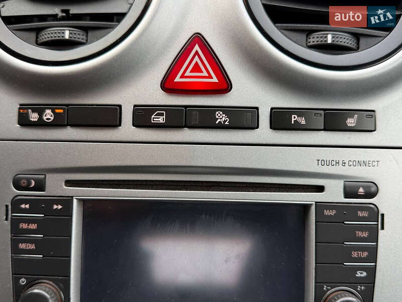 Хэтчбек Opel Corsa 2011 в Стрые