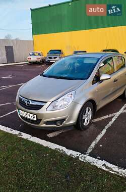 Хэтчбек Opel Corsa 2007 в Ужгороде