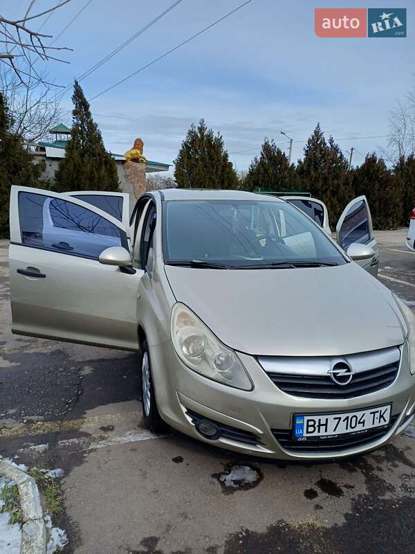 Хэтчбек Opel Corsa 2008 в Великодолинском
