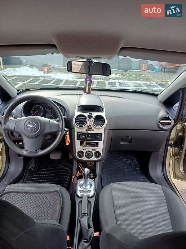 Хэтчбек Opel Corsa 2008 в Великодолинском