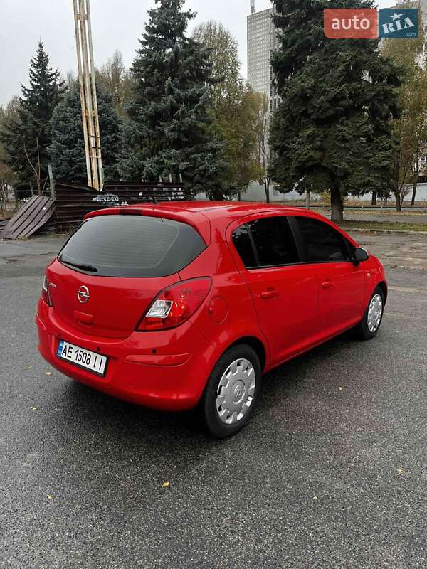 Хетчбек Opel Corsa 2012 в Дніпрі