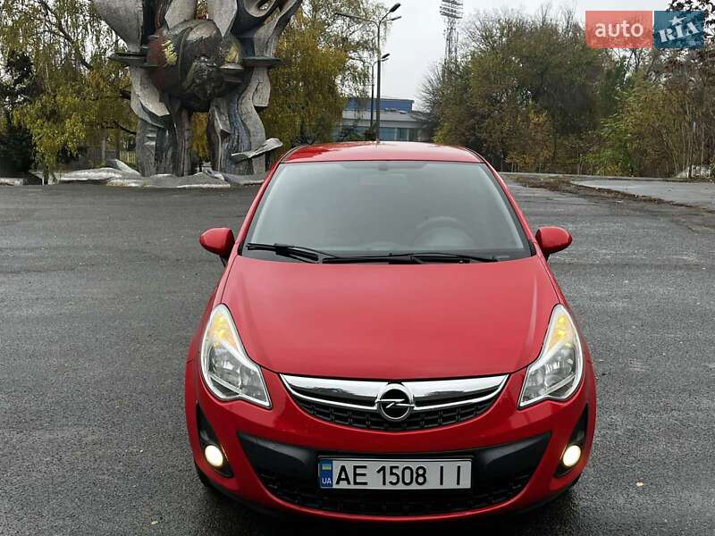 Хетчбек Opel Corsa 2012 в Дніпрі