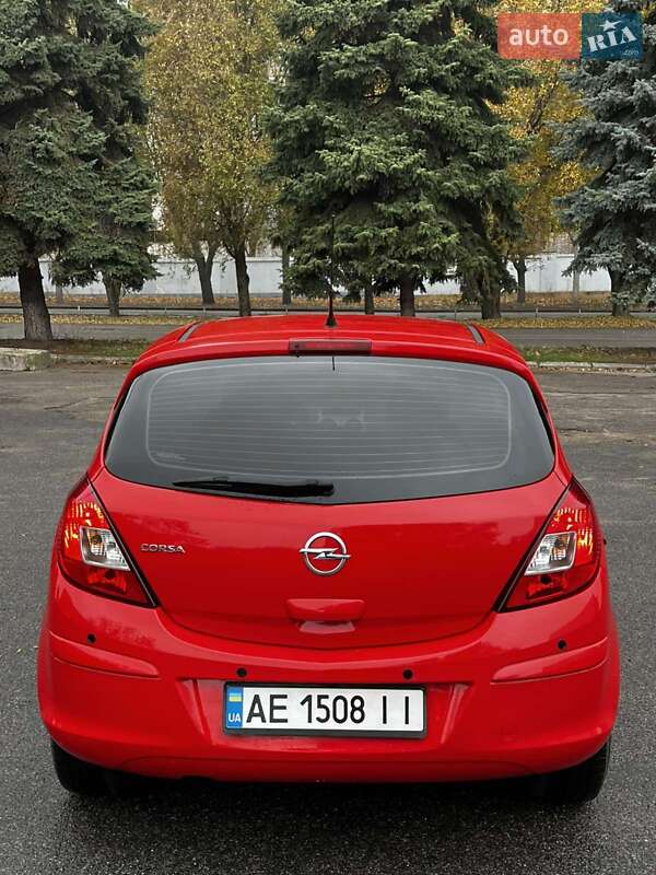 Хетчбек Opel Corsa 2012 в Дніпрі